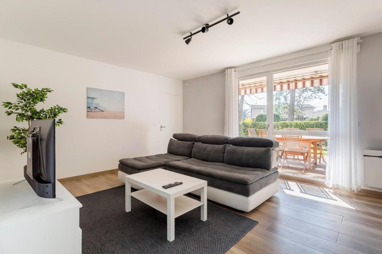 Suite Granges En Rez-De-Jardin Pour 4 Voyageurs Lyon Exterior foto