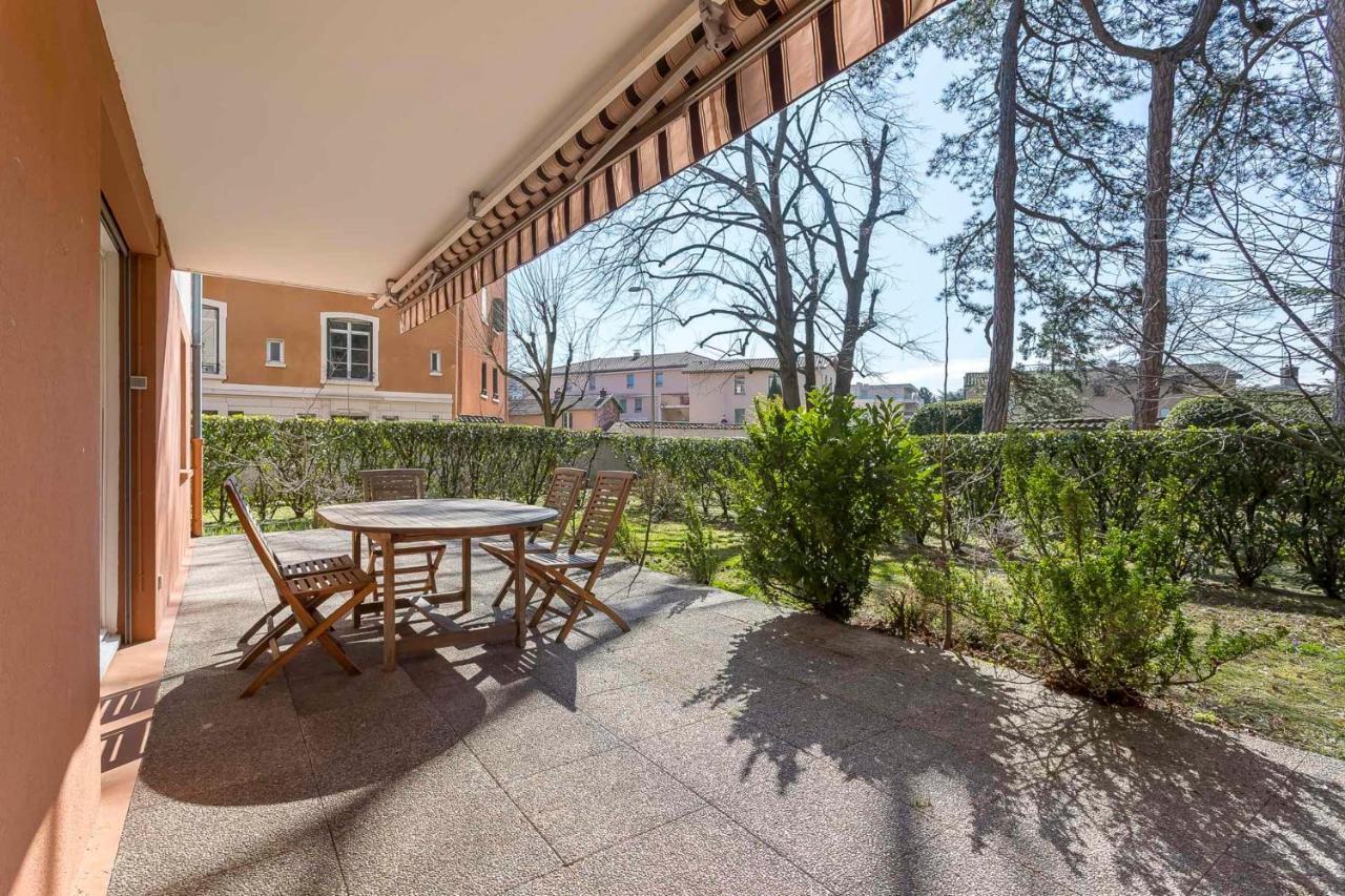 Suite Granges En Rez-De-Jardin Pour 4 Voyageurs Lyon Exterior foto