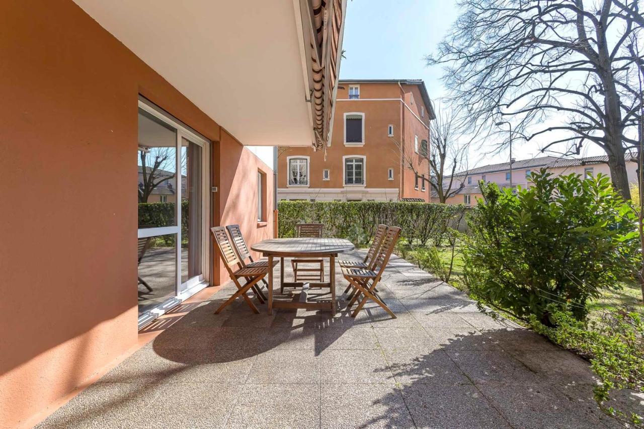 Suite Granges En Rez-De-Jardin Pour 4 Voyageurs Lyon Exterior foto