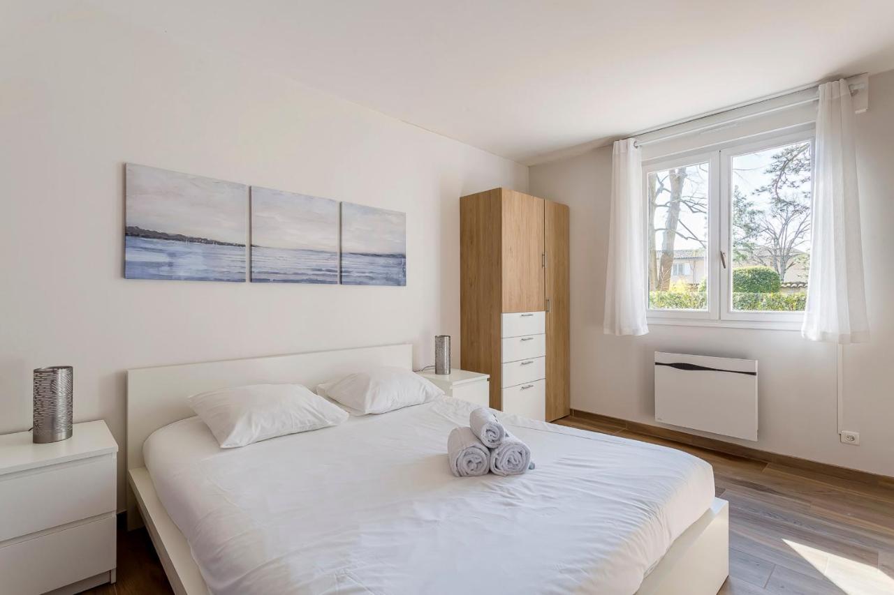 Suite Granges En Rez-De-Jardin Pour 4 Voyageurs Lyon Exterior foto